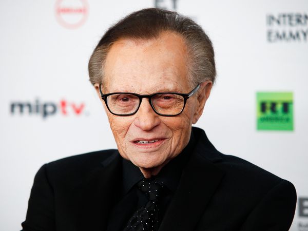 Report: Talk Show Host Larry King in Hospital with COVID-19