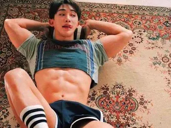 2022 Rewind: K-Pop Star Wonho Drops a Series of Sporty Pics