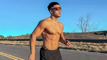 Alin Schibuola Made the Half Marathon Look Like a Victory Lap