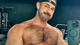 'Dun-Dun!' Stephen Jack's Biceps Are Busting Out of His Shirt on the Set of 'Law & Order'