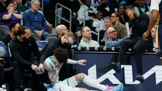 Hornets Coach Left Feeling 'Foolish' After Collision Leaves Lamelo Ball With a Gash Above His Eye